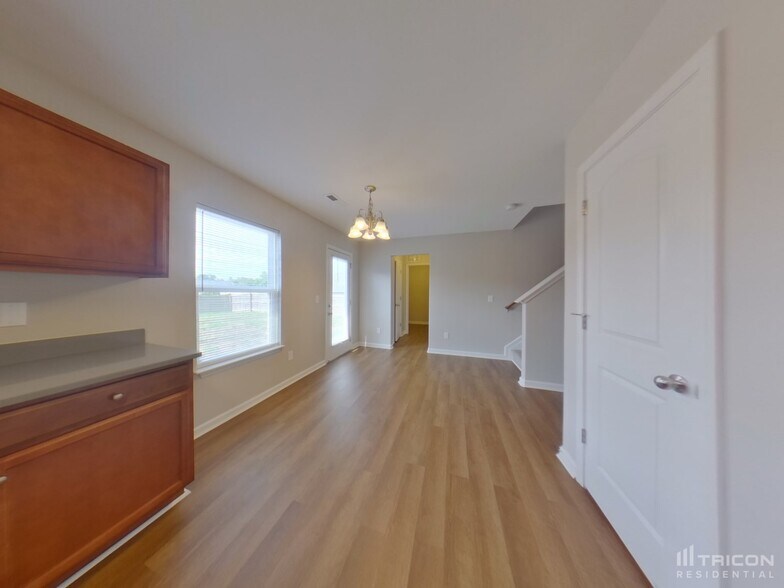 Building Photo - 657 Switchback Ct