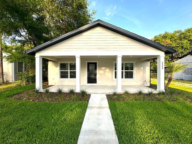 Primary Photo - 223 S Forest Ave