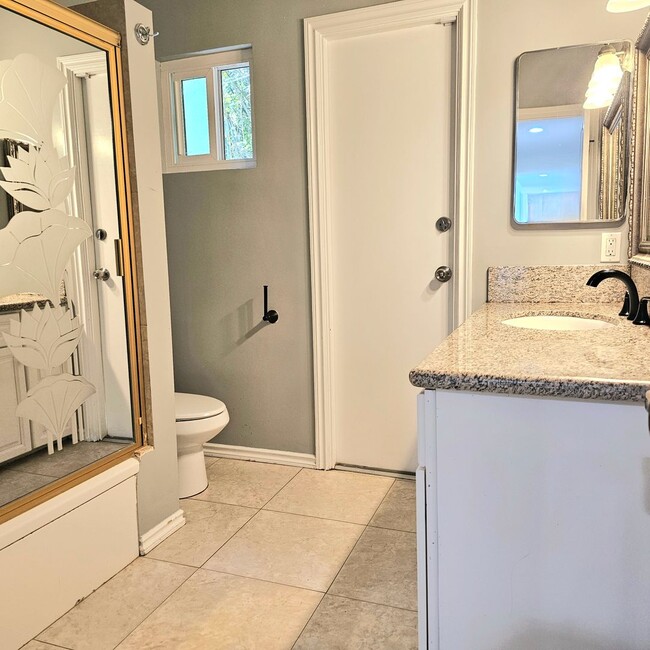 Building Photo - Mid Century Modern - 4 Bedroom Carlton Terrace Pool Home