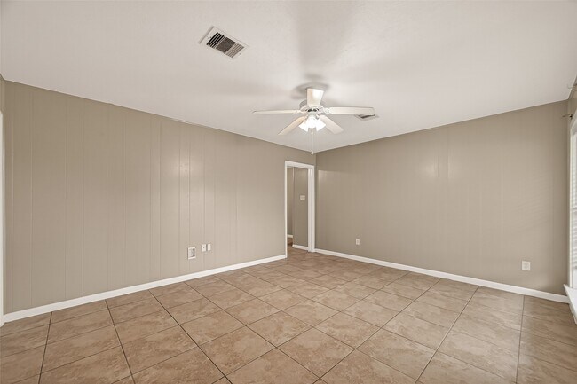 Building Photo - 1310 Belshire Rd