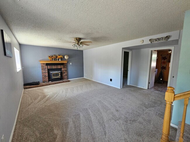 Building Photo - 3801 E Mallard Ln