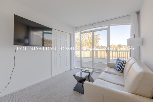 Building Photo - 2BR/2BA Waterfront Corner Condo!  Storage!  Covered Parking! FOUNDATION