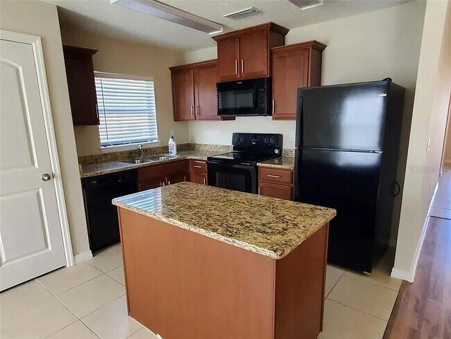 Building Photo - 4567 Barbuda Dr