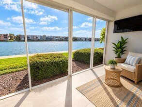 Building Photo - 7625 Sun Island Dr S