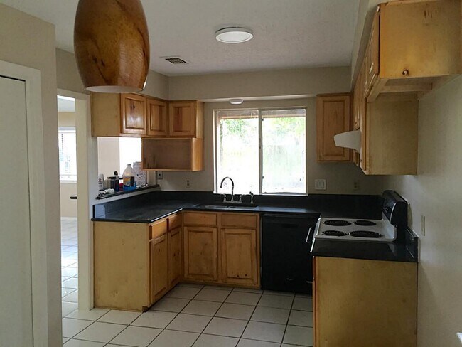Building Photo - 17915 Wild Willow Ln