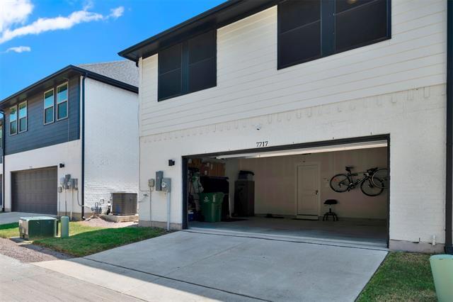 Building Photo - 7717 Reis Ln