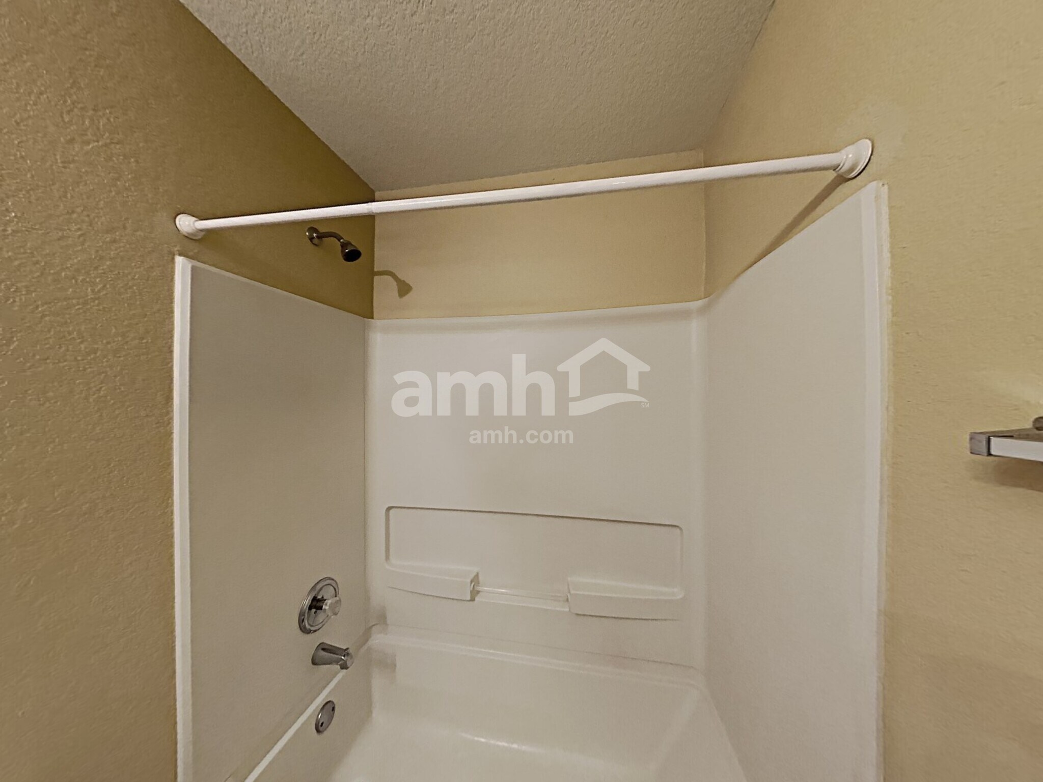 Building Photo - 12322 Mountain Pne