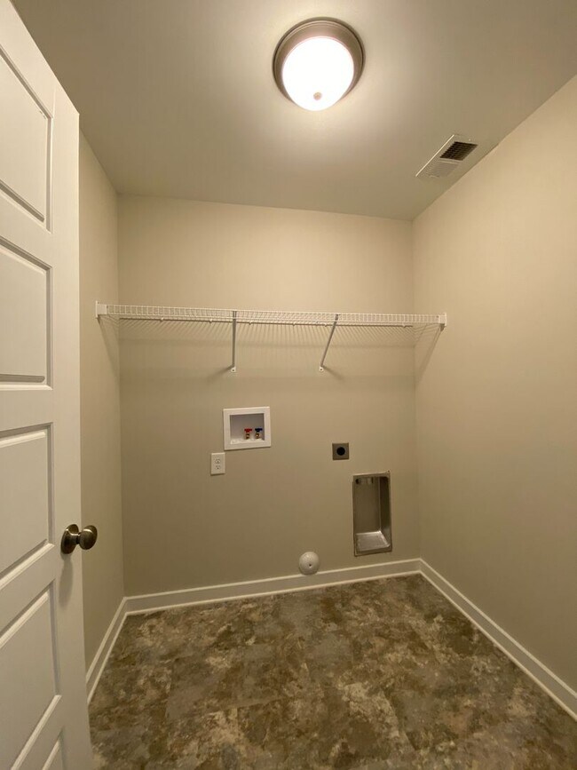 Building Photo - Home for Rent in Pinson, AL!!!! Available to View!