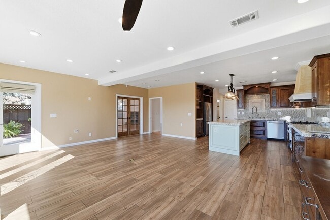 Building Photo - 2037 Wendover Ln