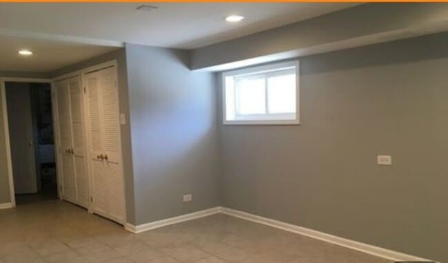 Building Photo - 7425 Lake St