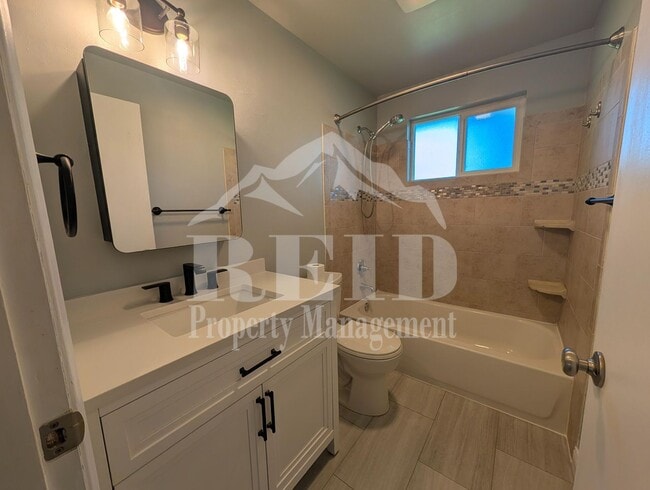 Building Photo - Comfortable Single-Story Rambler in Central Kitsap