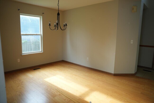 Building Photo - 22115 Pasadena Ln