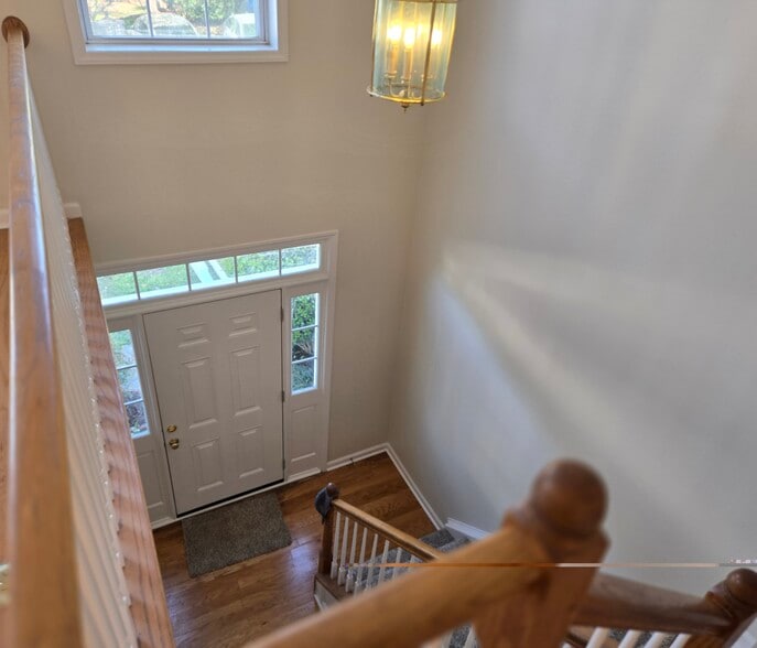 Building Photo - 5536 Vista View Ct