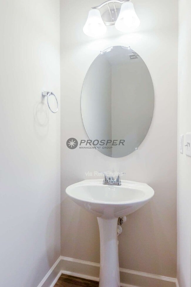 Building Photo - 16 Jaycee Ct