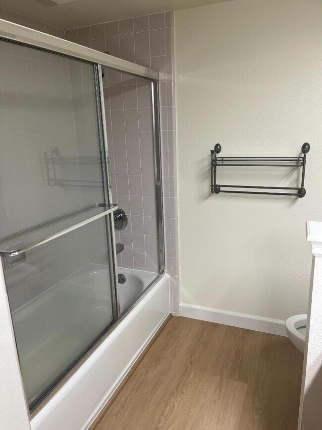 Building Photo - 550 Ortega Ave