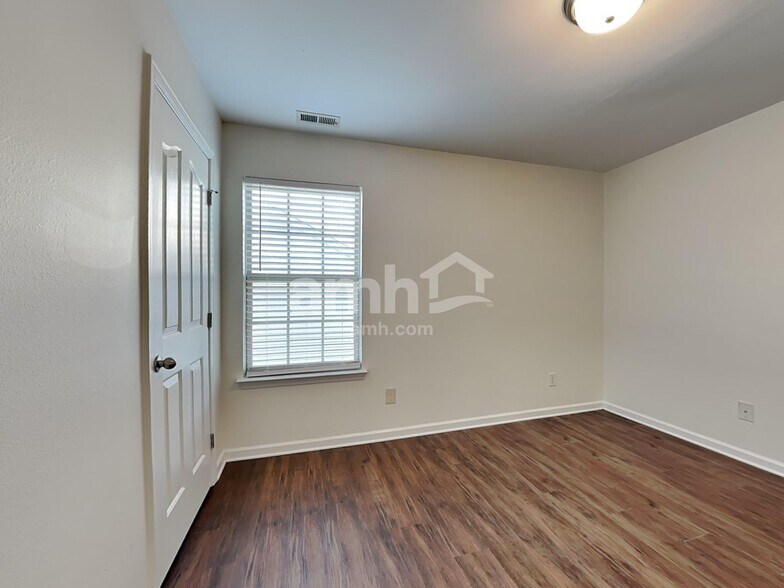 Building Photo - 2568 Fiddlers Glenn Dr