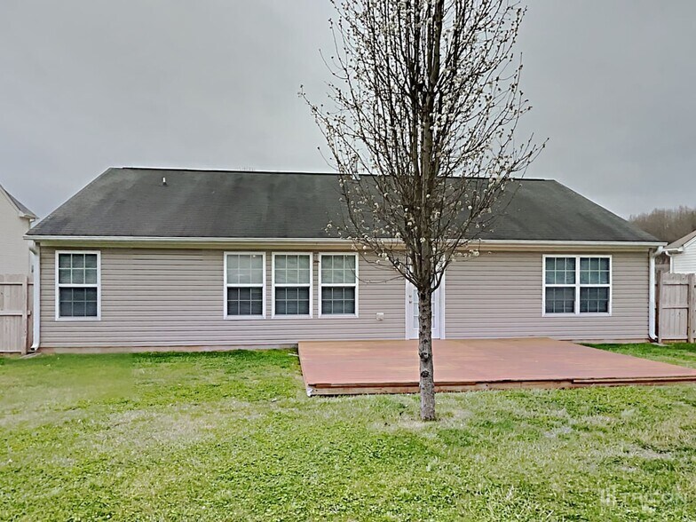 Building Photo - 7311 Village Acre Dr