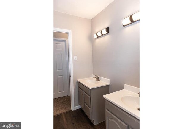 Building Photo - 54 Reliance Ct