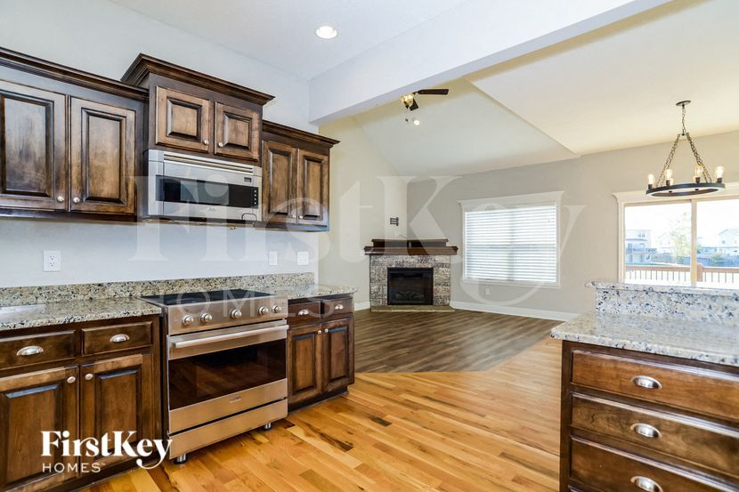 Building Photo - 10511 Augusta Dr