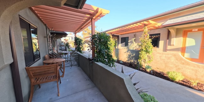 Interior Photo - 123 S Ave 63
