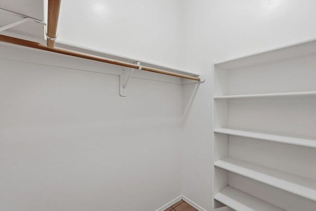 Building Photo - Pending/ Rented - Comfortable Eastside Liv...