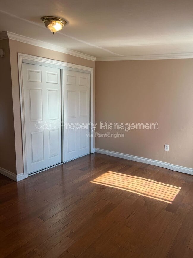 Building Photo - 379 E 16th St