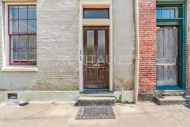 Building Photo - 163 State St