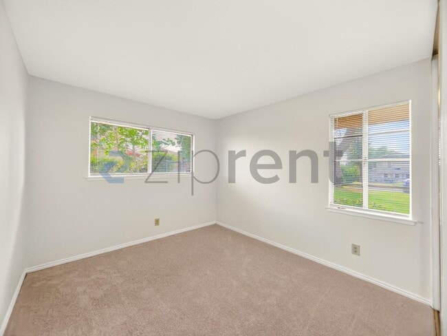 Building Photo - 9534 Swinton Ave