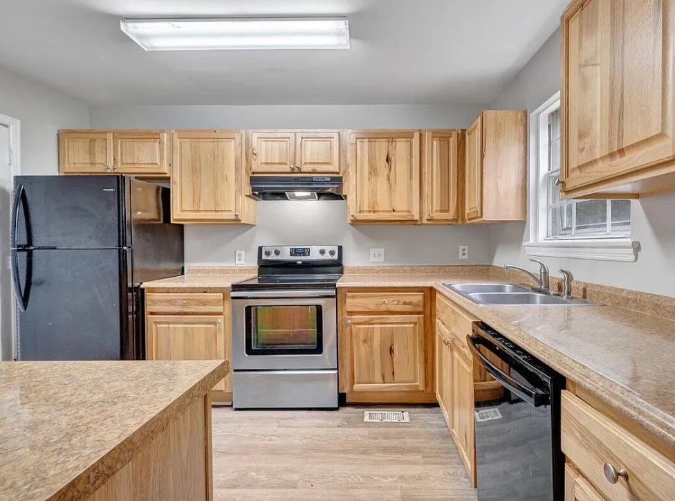 Building Photo - 1704 Elbert Dr