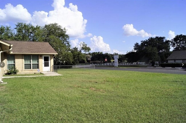 Building Photo - 101 Stubblefield Dr