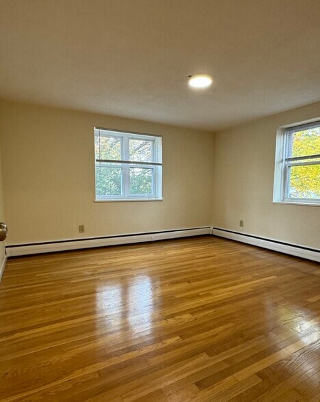 Building Photo - 73 Parkman St