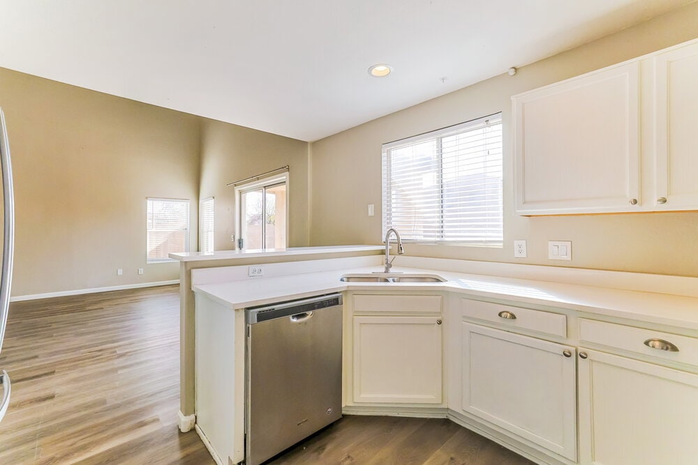 Building Photo - 12031 W Dahlia Dr