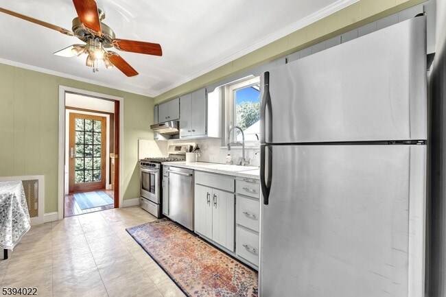 Building Photo - 19 Forest Dr