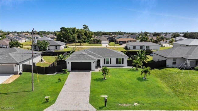 Building Photo - 3095 NW 4th Pl