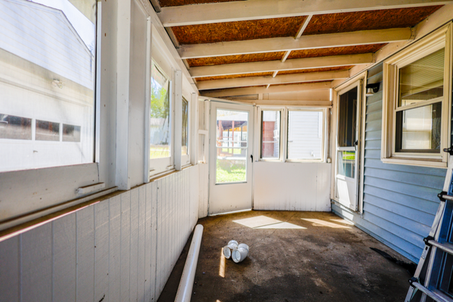 Building Photo - 1628 28th St NE