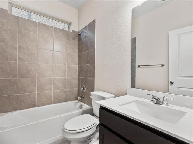 Building Photo - 2036 Almassera Dr