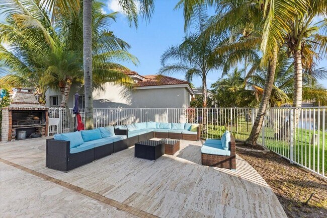 Building Photo - 642 Heritage Dr