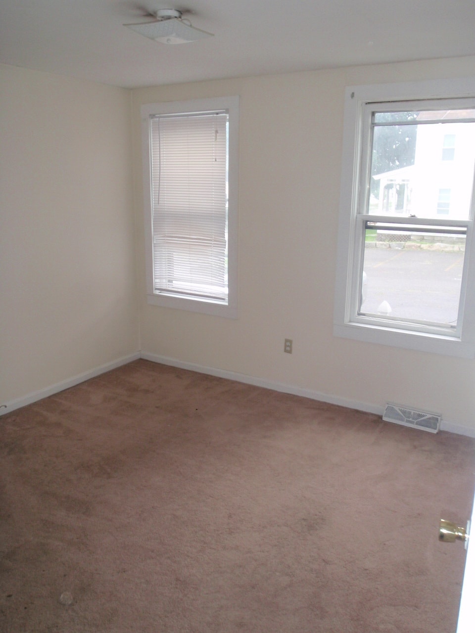 #4 Bedroom - 98 Snow St