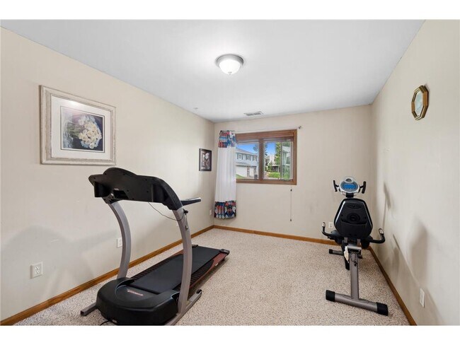 Building Photo - 14797 Lower Endicott Way