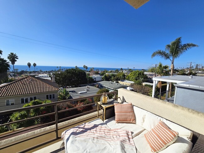 Primary Photo - 2070 Oxford Ave