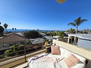 Building Photo - 2070 Oxford Ave