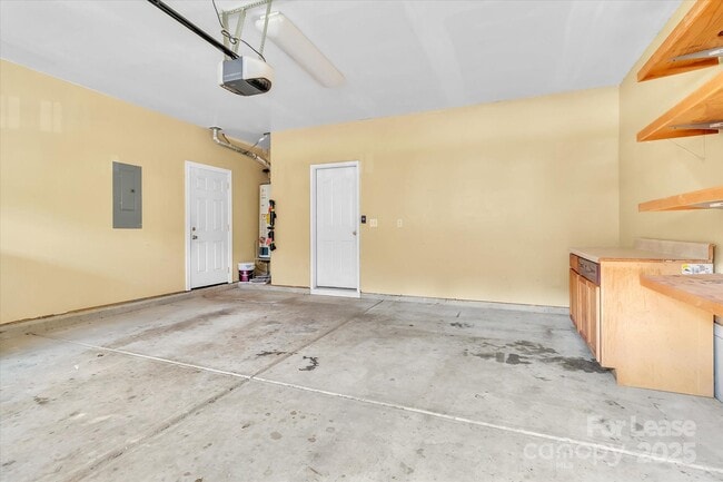 Building Photo - 15635 Normans Landing Dr