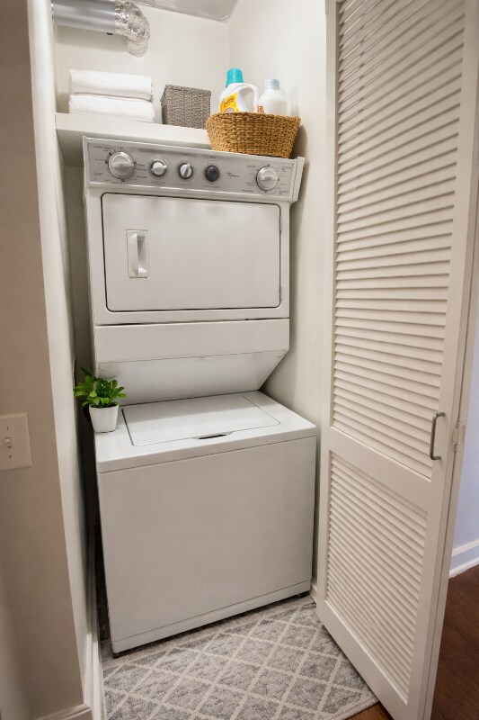 Building Photo - 900 S Clark St