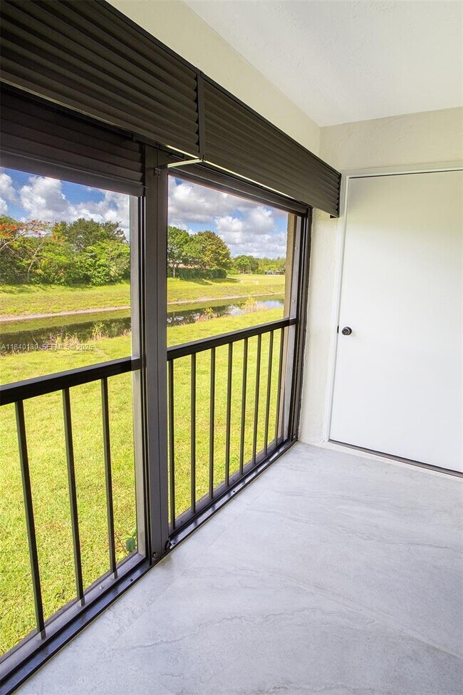 Building Photo - 9431 Boca Cove Cir