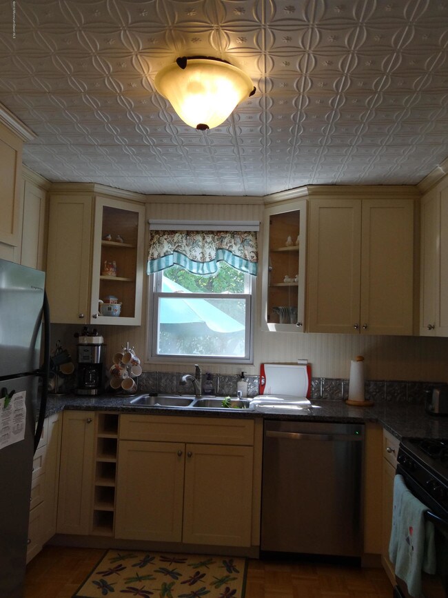 Building Photo - 132 Stockton Ave