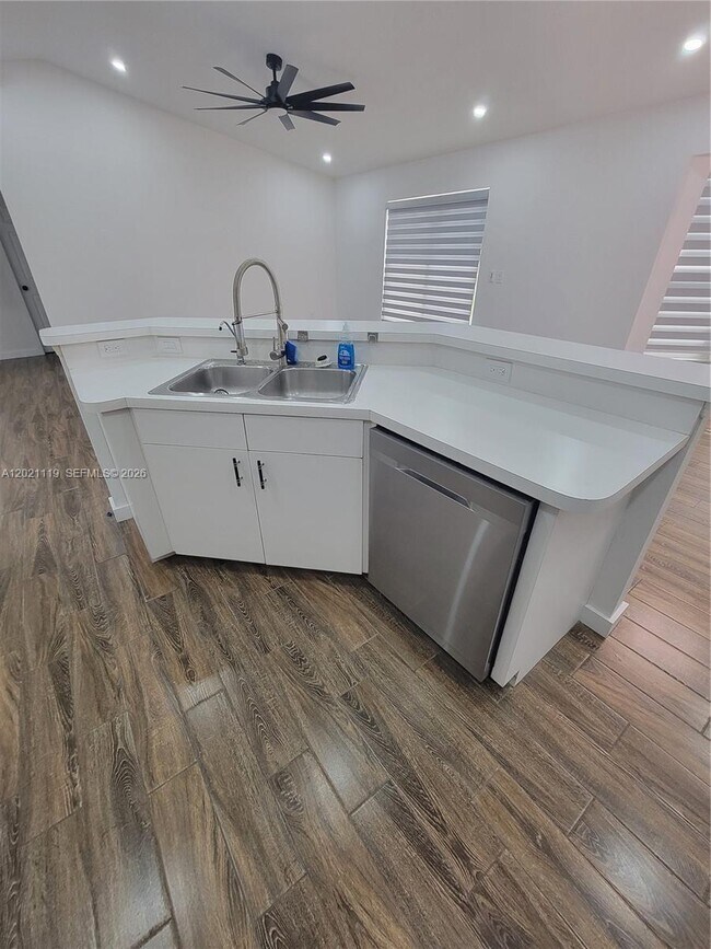 Building Photo - 3415 Sulstone Dr