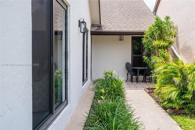 Primary Photo - 7106 SW 103rd Pl