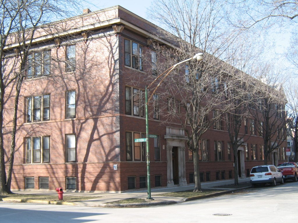Building Photo - 3914 N Greenview Ave