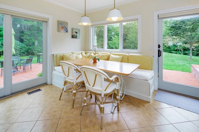 Building Photo - 6 Tall Tree Ct