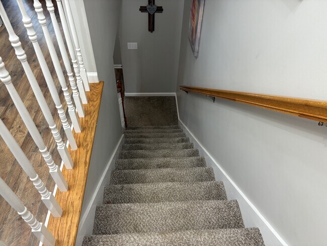 Building Photo - 515 Fox Trot Dr